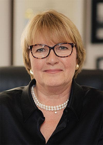 Karen Lesser Hollings