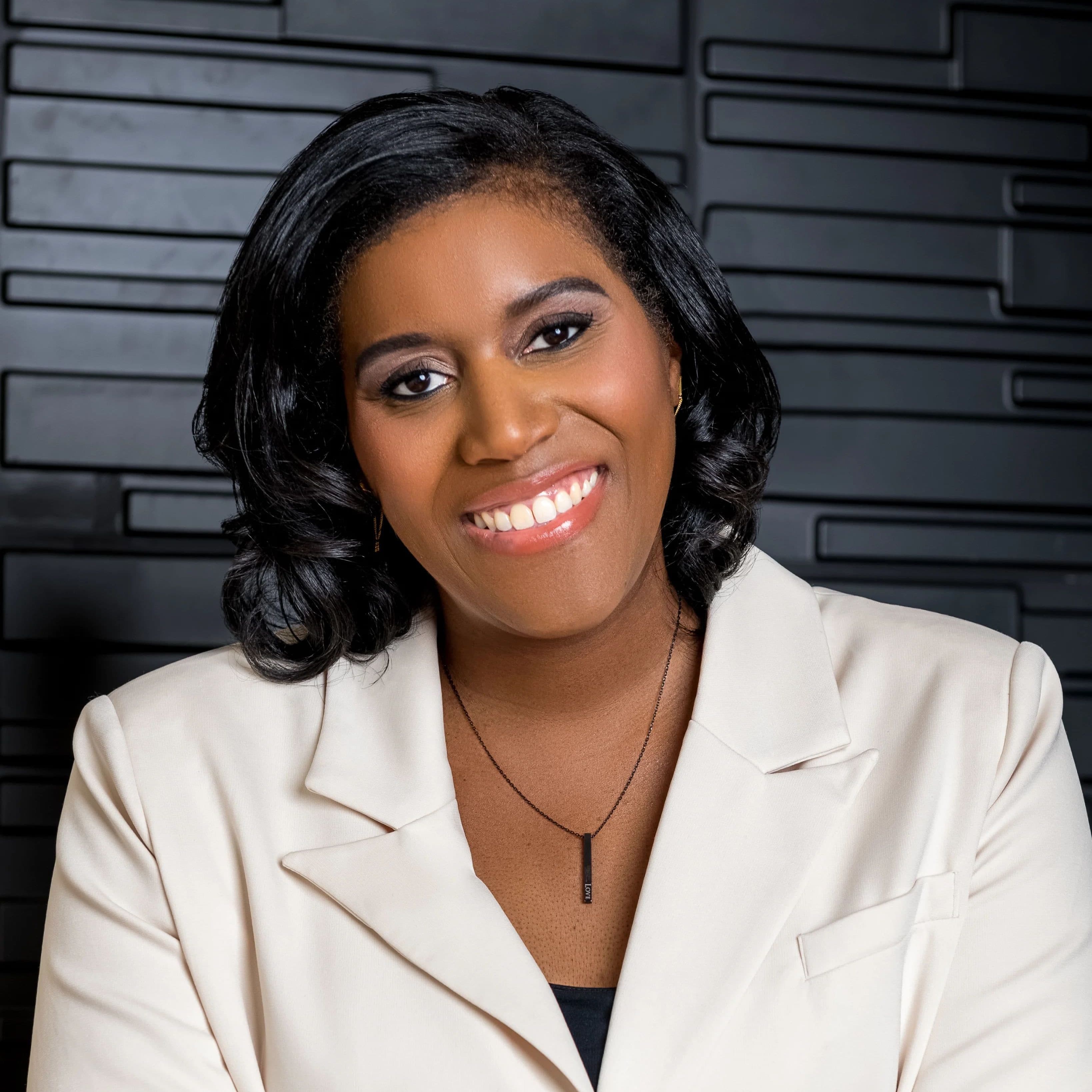 Dominique Lamb