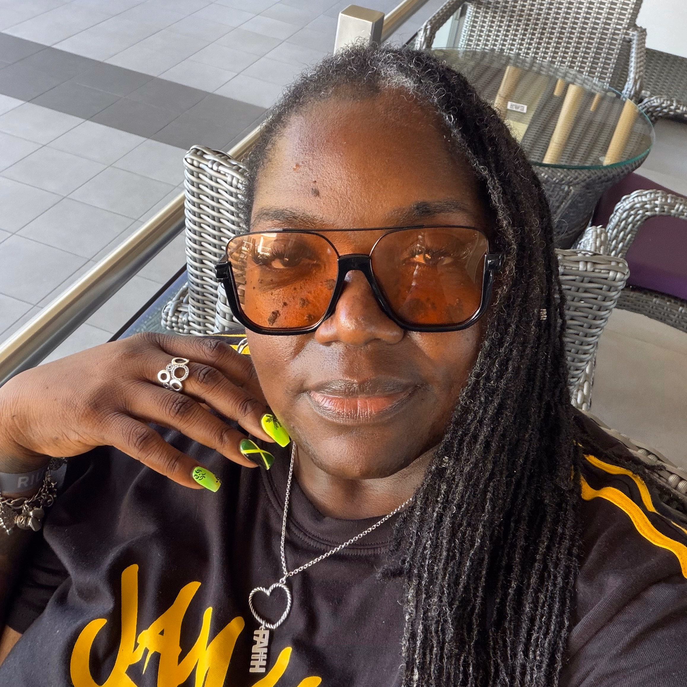 JoQueenz (Ivy J)