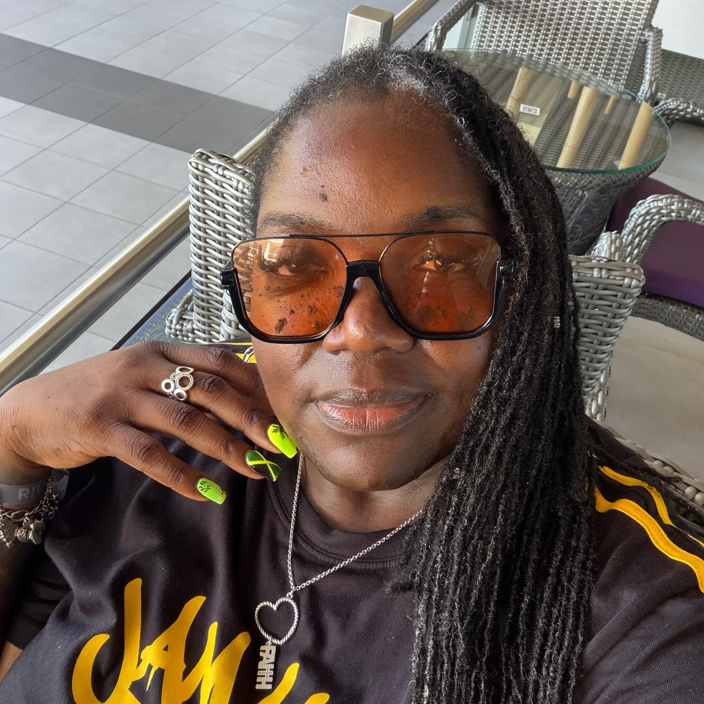 JoQueenz (Ivy J)